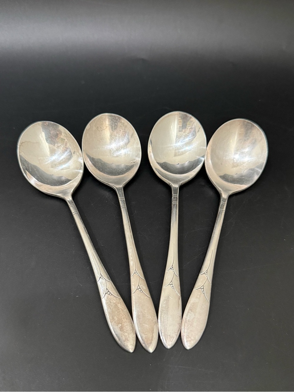 Lot 4 Vintage ONEIDA Community Plate Lady Hamilton Silver-plate Soup Spoons